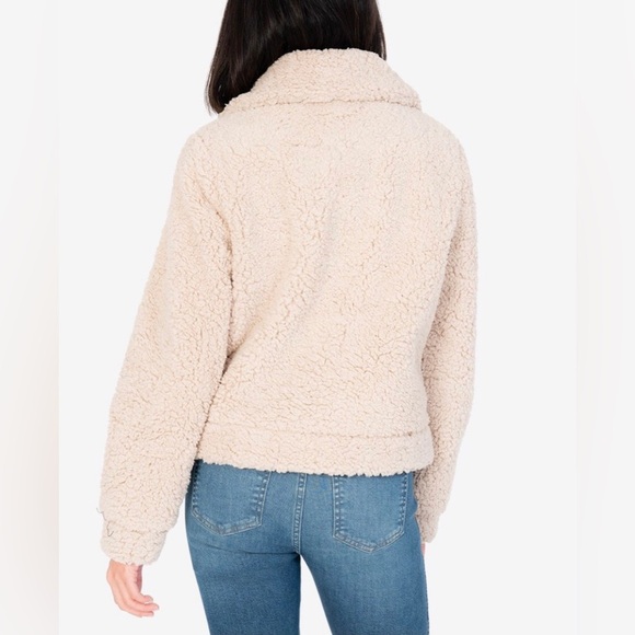 Kut from the Kloth|Tan Teddy jacket with front pockets•••Perfect for fall/winter - Picture 13 of 15